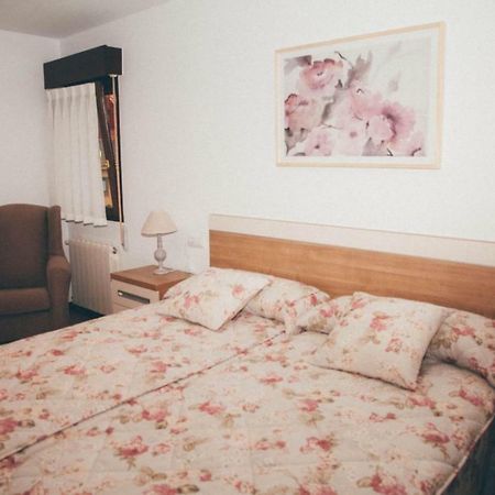 La Casina Appartement Onís Buitenkant foto